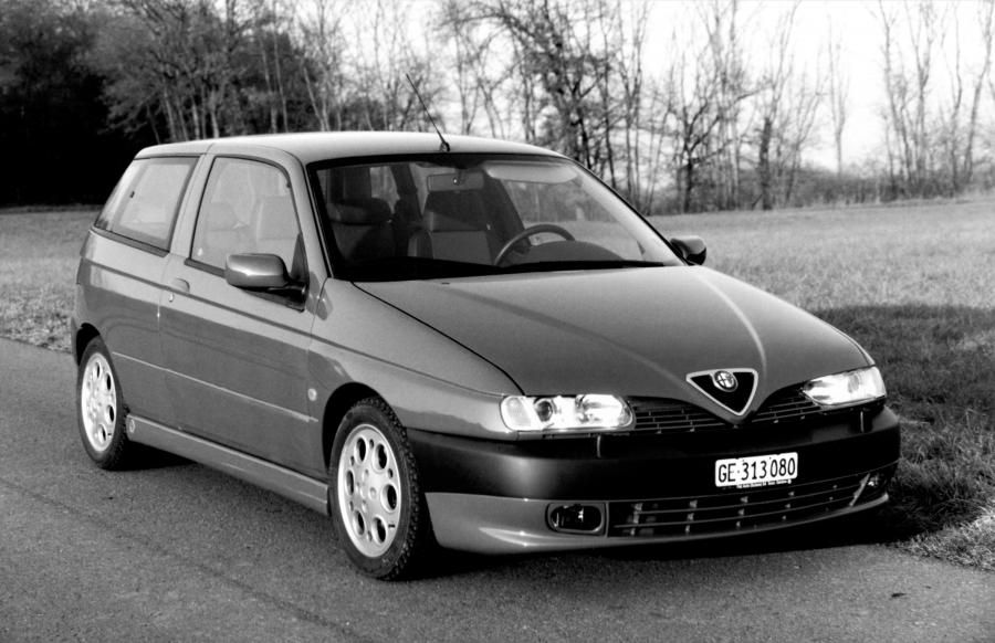 Alfa Romeo 145 Quadrifoglio (930A) 1995 года  (фото 5 из 6)